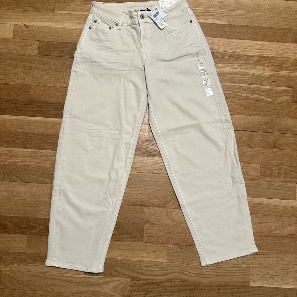 American Eagle Outfitters Cream High-Rise Straight Jeans